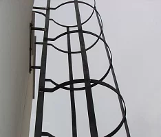 Картинка — Нестандартная вертикальная лестница металлическая 